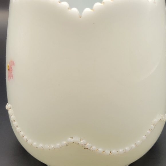 Heisey Beaded Drape Milk Glass Early American Decorative Glass. Set of 2. - Picture 7 of 16